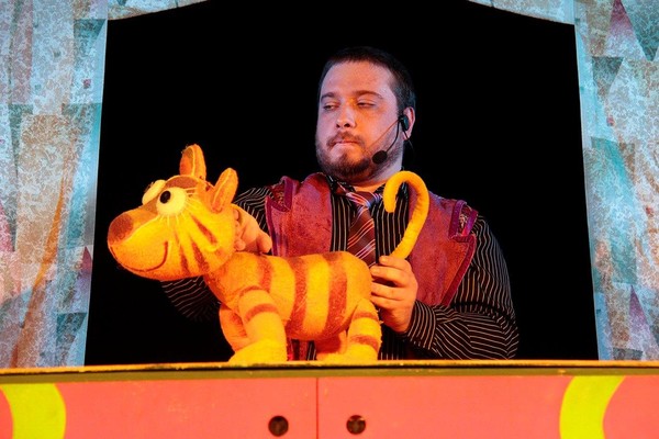 Спектакль «Про тигров и слонов»