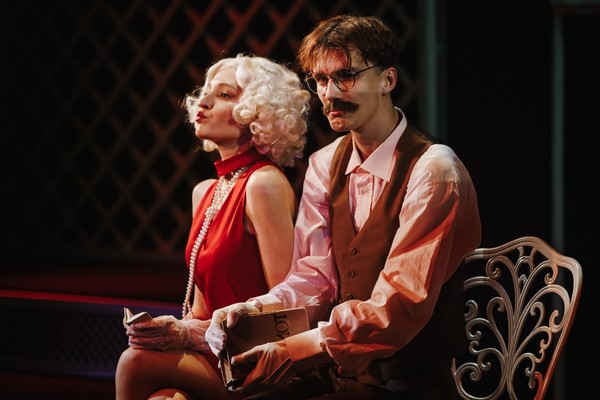 Чудаки на подмостках