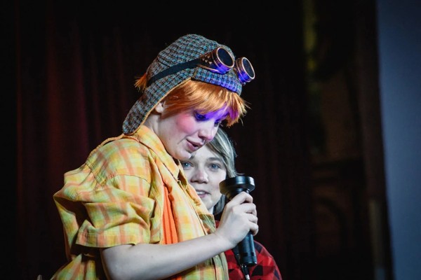 Малыш и Карлсон, который живет на крыше