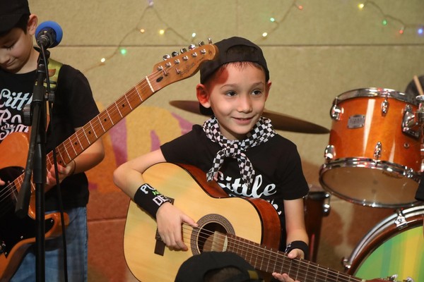 Мастер-класс по гитаре для детей «Рок-н-ролл для малышей»