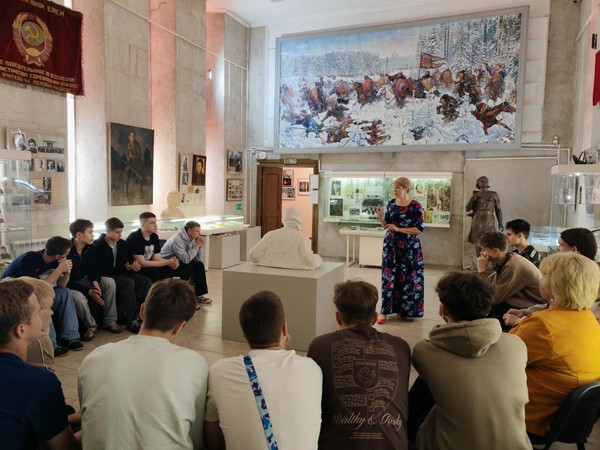 Сборная экскурсия «Памяти павших будьте достойны!»