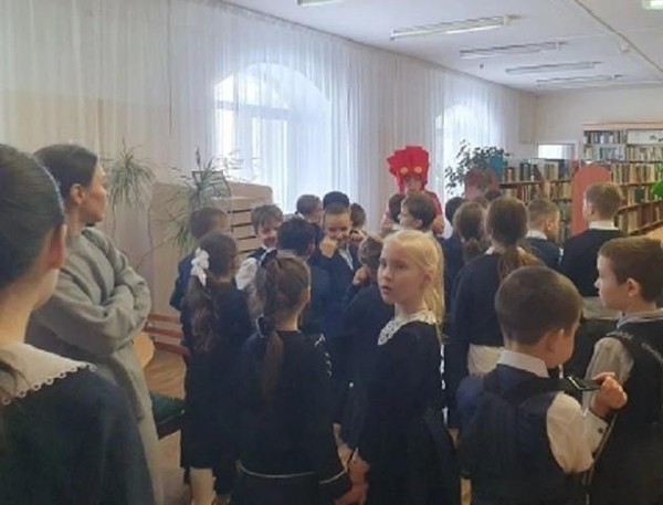 Познавательный час «В сказку добрую зовем»