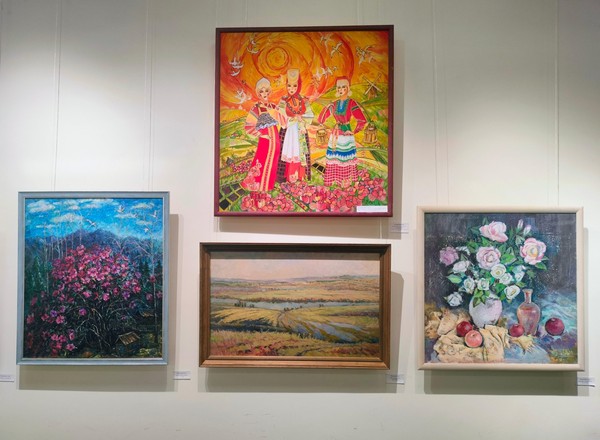 Выставка работ «Весенний вернисаж»