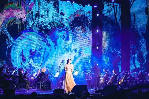 Гала-концерт «Звёзды театра сияют для вас»