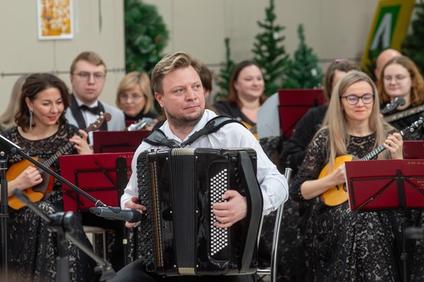 А ну-ка, девушки