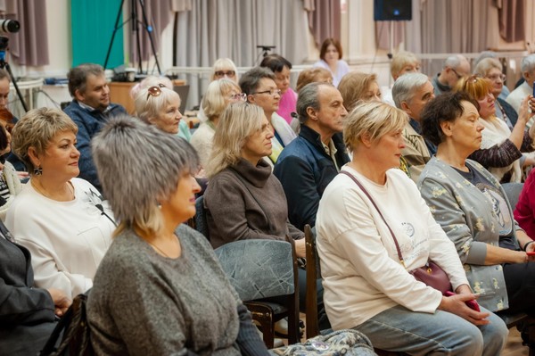 Концерт «Не уводите меня из весны…»
