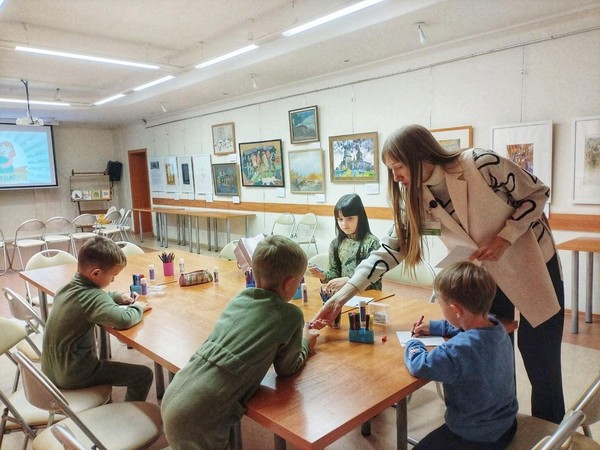 Громкое чтение «Сказочные истории о лучших мамах на свете»