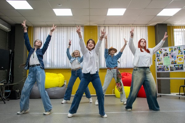 Четвертый кей-поп каверденс челлендж «Pop Stars»