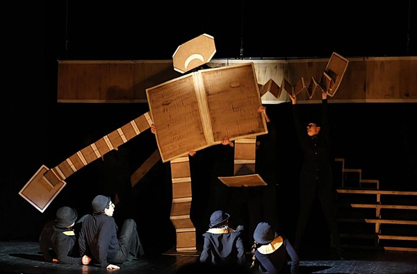 Спектакль «Буммагия»