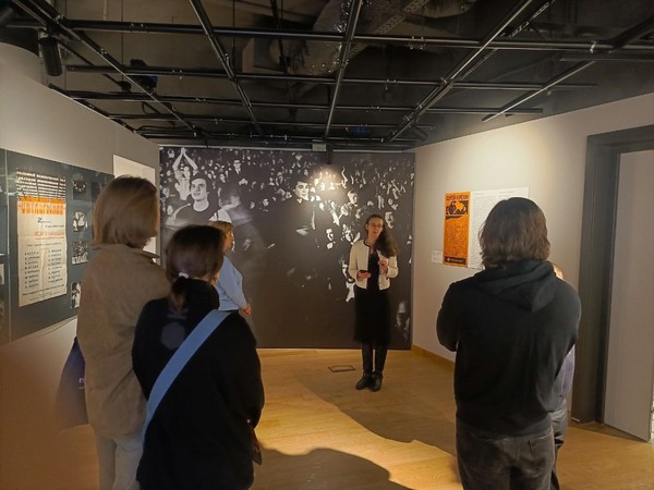 Медиация по выставке «Адреса перемен. Художественная жизнь Ленинграда — Санкт-Петербурга 1980-2000»