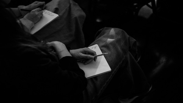 Лаборатория описания слухового наблюдения: встреча к концерту Music for an Empty Room («Музыка для пустой комнаты»)