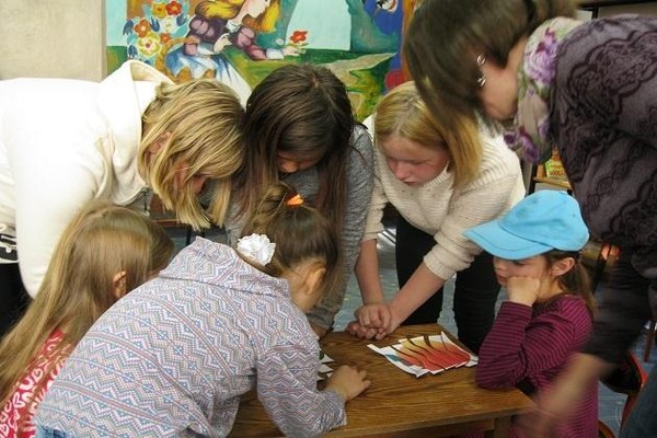 Игра-викторина «Тропинки радости»