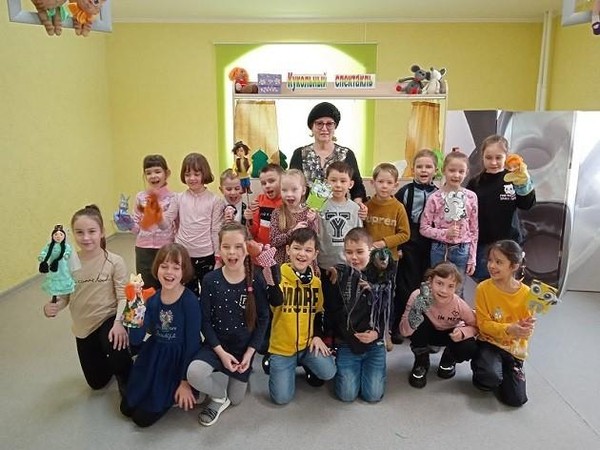 Литературный час «Весна, весна на улице»