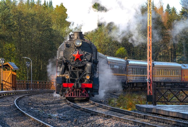 Карелия: рускеальский мрамор и тот самый ретропоезд