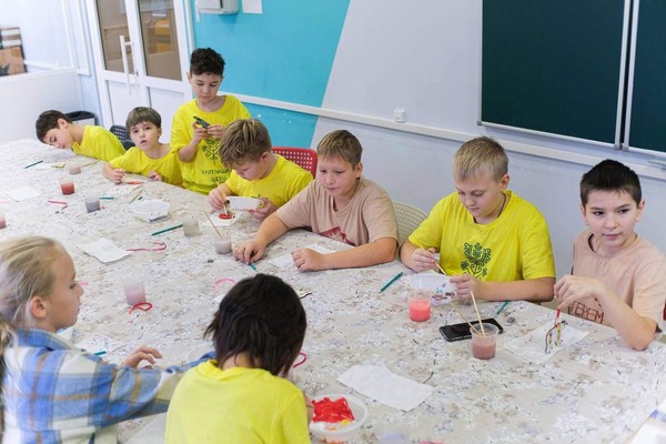 Крымская весна в плакате