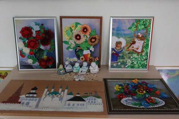 Выставка от студии ИЗО и ДПИ «Все краски Науруза»