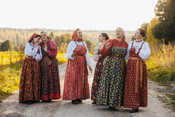 Посидим по–хорошему. Юбилей театра фольклора «Разноцветье»