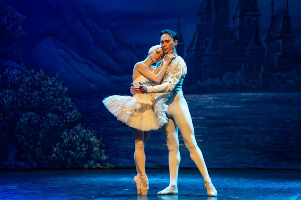 Лебединое озеро