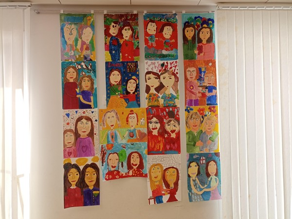 Мы с Тамарой ходим парой