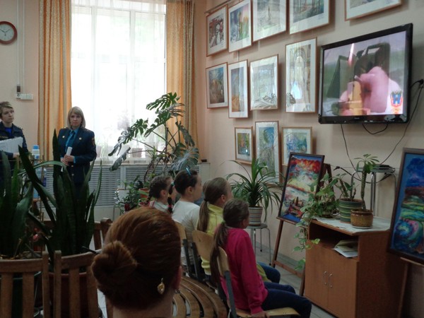 Тематические мероприятия беседы о правилах поведения в весенний период-«Коварный лед»