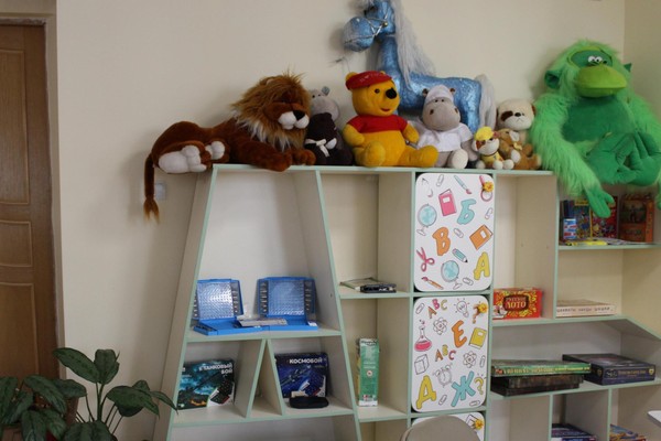 Литературно-игровой час «Про луковые слёзы и про весёлый смех»