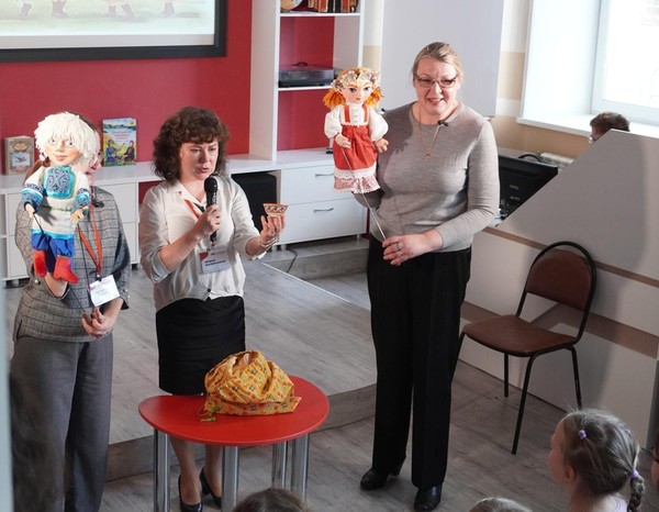 Тематический час «И оживают куклы»