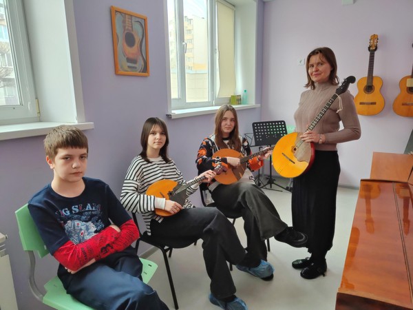 Познавательный час «Юному домристу»