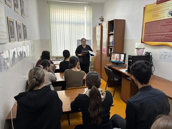 Классный час «День воссоединения Крыма и г. Севастополь с Россией»