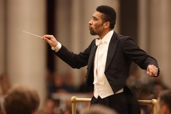 Концерт «Чайковский. Фрагменты музыки балета «Щелкунчик». Дирижер – Алексей Ньяга»