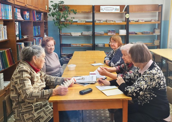 Заседание любительского объединения Цветоводы Йошкар-Олы «Хризантема: разновидности, уход и хранение»