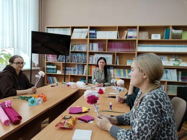 «Автор, ножницы, бумага»: литературная мастерская