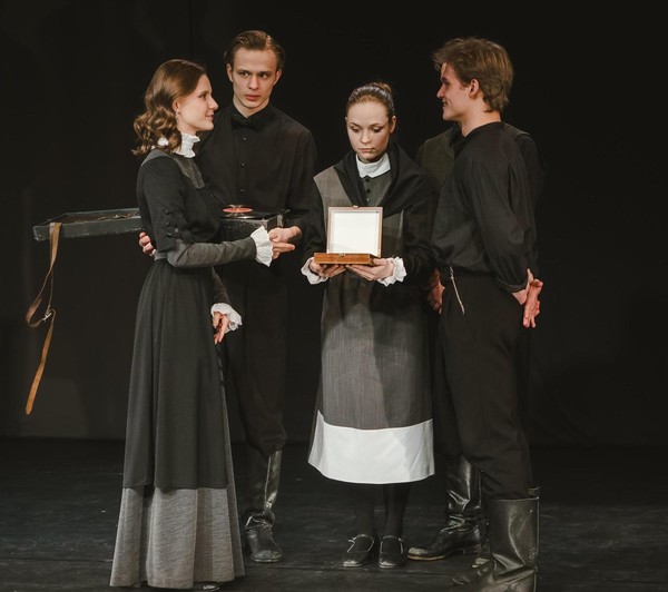 Спектакль «Три минуты. Два дня. Пять лет. Всю жизнь»