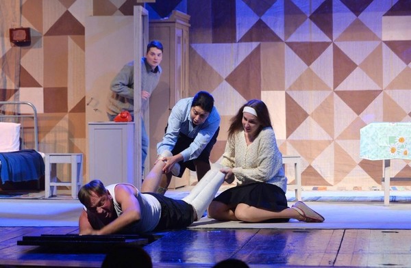 Спектакль «Семейный портрет с посторонним»