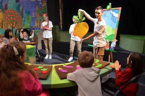 Спектакль «Репка. Весёлое путешествие в огород»