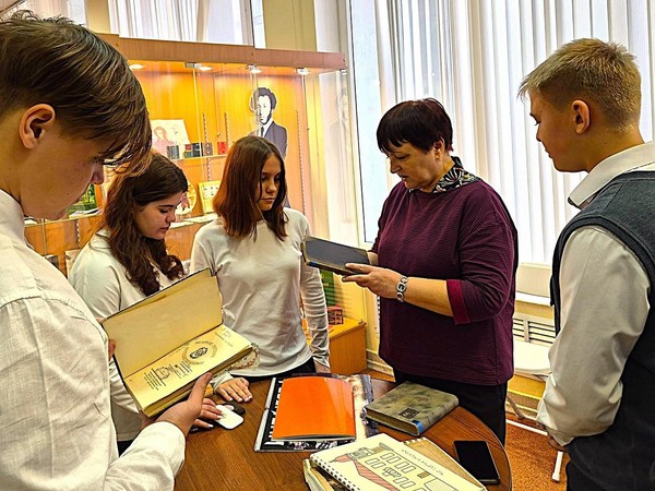 Интеллектуальная игра «Герои, сюжеты, эпохи»