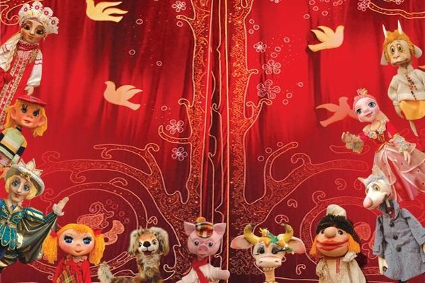 Большой семьей на маленькой подушке