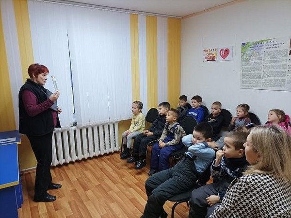 Литературный час «Гуляют кошки по страницам»