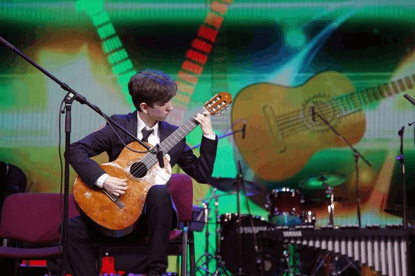 «Золотые струны»