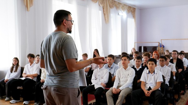 Час информации «Частичка России — прекрасный наш Крым»