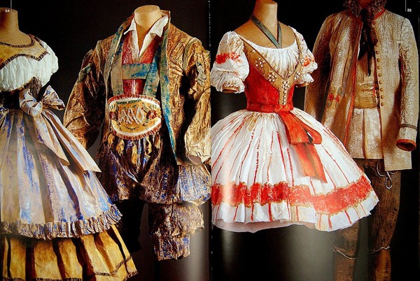 История театрального костюма