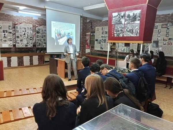 Час истории «Крым: маленький полуостров большой страны»