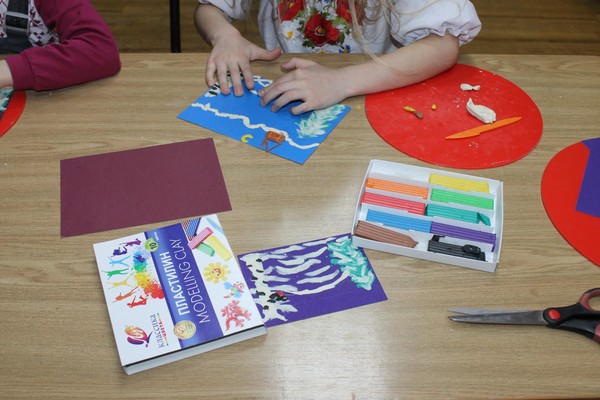 Занятие в изостудии «Акварелька» с мастер-классом по рисованию пастелью