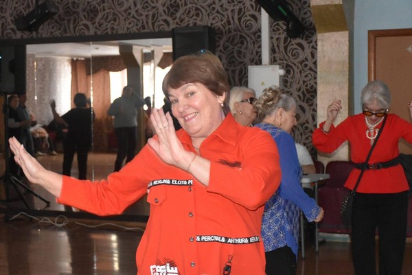 Танцевально-развлекательная программа «Радость в каждом дне»