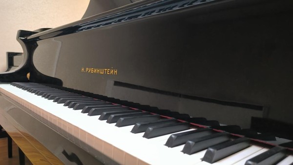 Концерт выпускников отдела специального фортепиано «Навстречу весне»