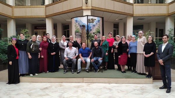 Беседа «Праздник женский славим от души!»