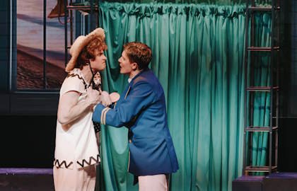 В джазе только девушки