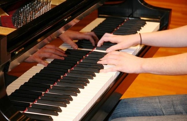 Мастер-класс преподавателя высшей категории отделений общего и специального фортепиано ГБПОУ «ВСМШ (колледж») Ловчиковой Светланы Владимировны