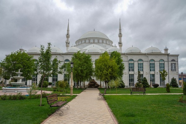 Трансфер из аэропорта и первое свидание с Махачкалой