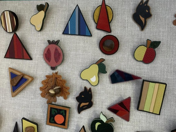 Выставка «Украшения из кожи»