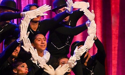 В главной роли